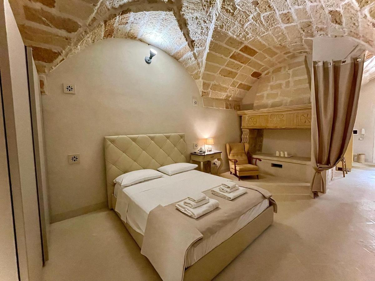 Palazzo De Carlo E Il Parco Dei 7 Pozzi Bed & Breakfast Lecce Exterior photo