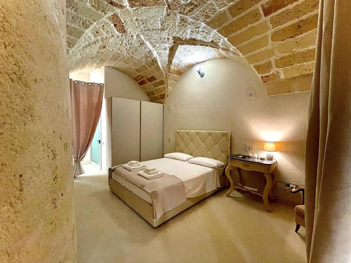 Palazzo De Carlo E Il Parco Dei 7 Pozzi Bed & Breakfast Lecce Exterior photo