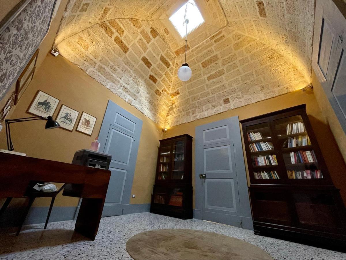 Palazzo De Carlo E Il Parco Dei 7 Pozzi Bed & Breakfast Lecce Exterior photo