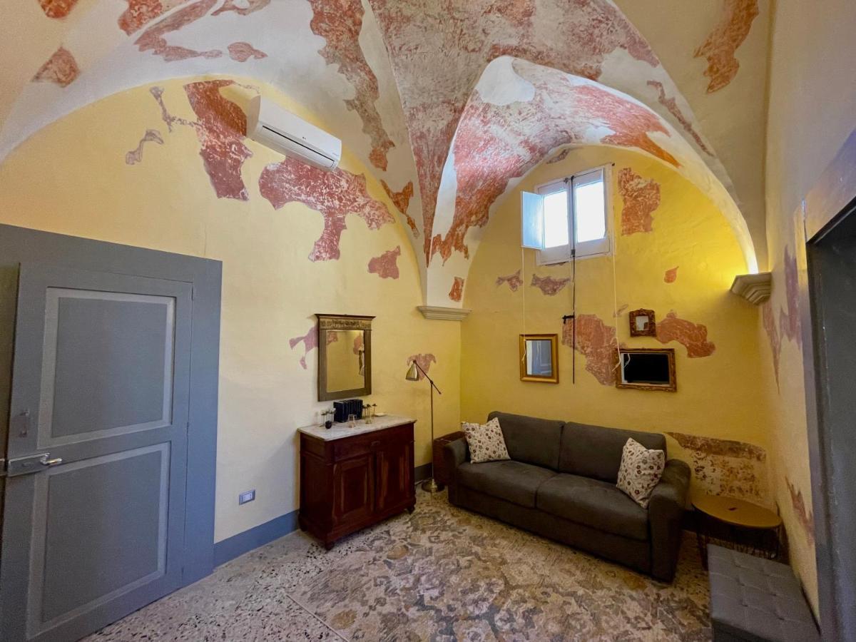 Palazzo De Carlo E Il Parco Dei 7 Pozzi Bed & Breakfast Lecce Exterior photo